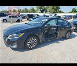 نيسان ألتيما